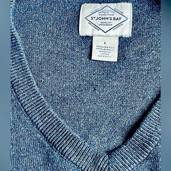 **$6 w/Bundle** St. John’s Bay Sweater - Picture 3 of 5